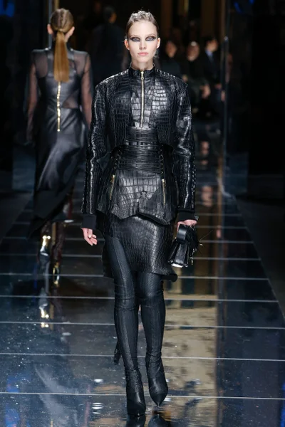 Look 77